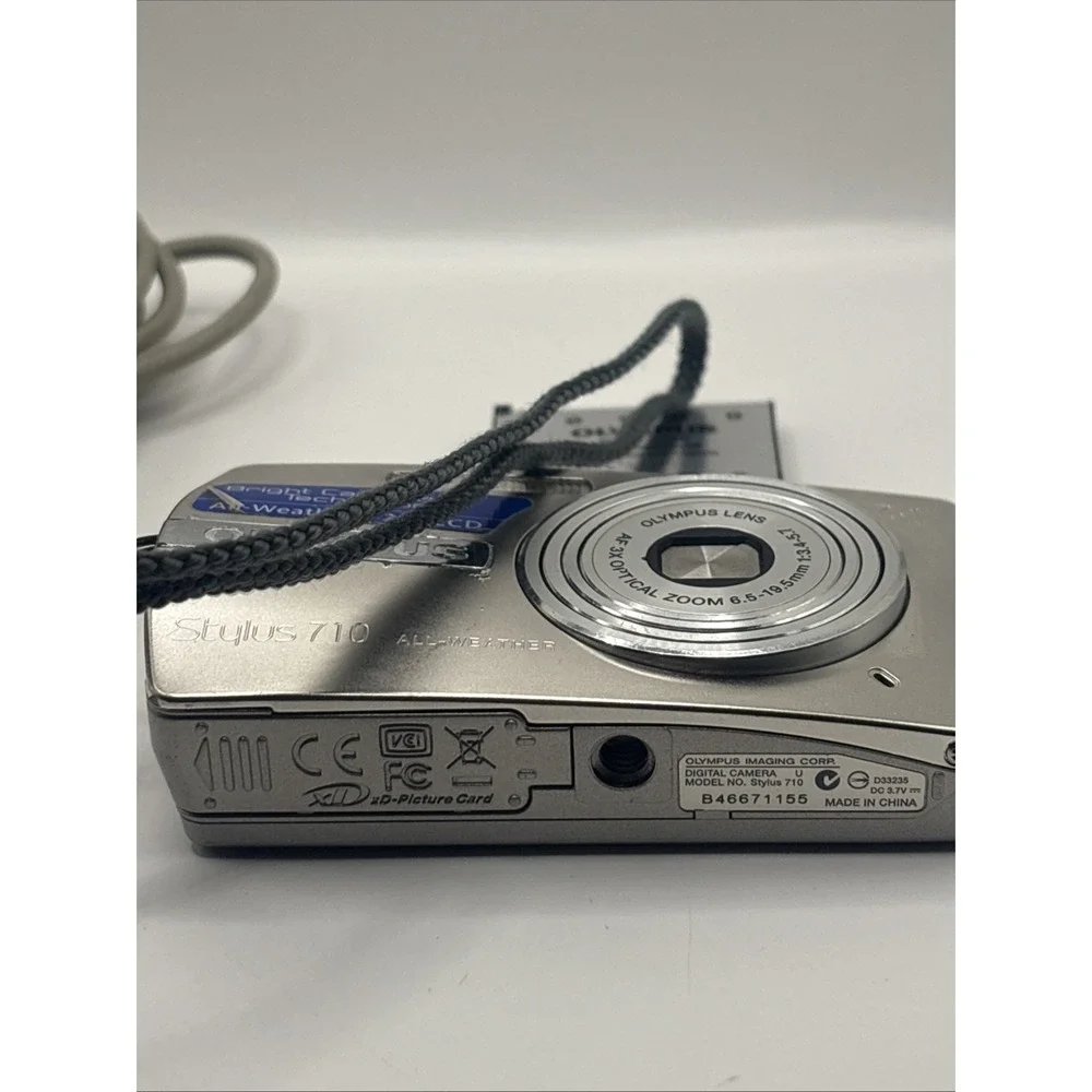 Olympus Stylus Digital Camera 710 7.1MP Camera W/Battery & Manual No Charger